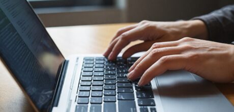 Como criar um currículo atrativo e conquistar o emprego dos sonhos