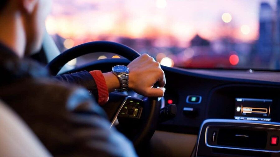 Découvrez les Applis Incontournables pour Devenir un As du Volant sans Débourser un Centime 🚗💨